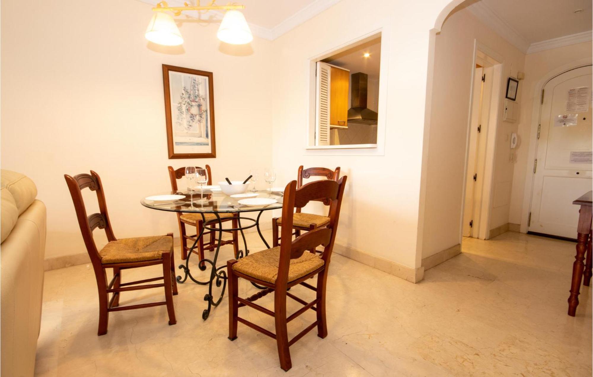 Amazing apartment in Marbella-Elviria with 2 Bedrooms, WiFi&Outdoor swimming pool Buitenkant foto
