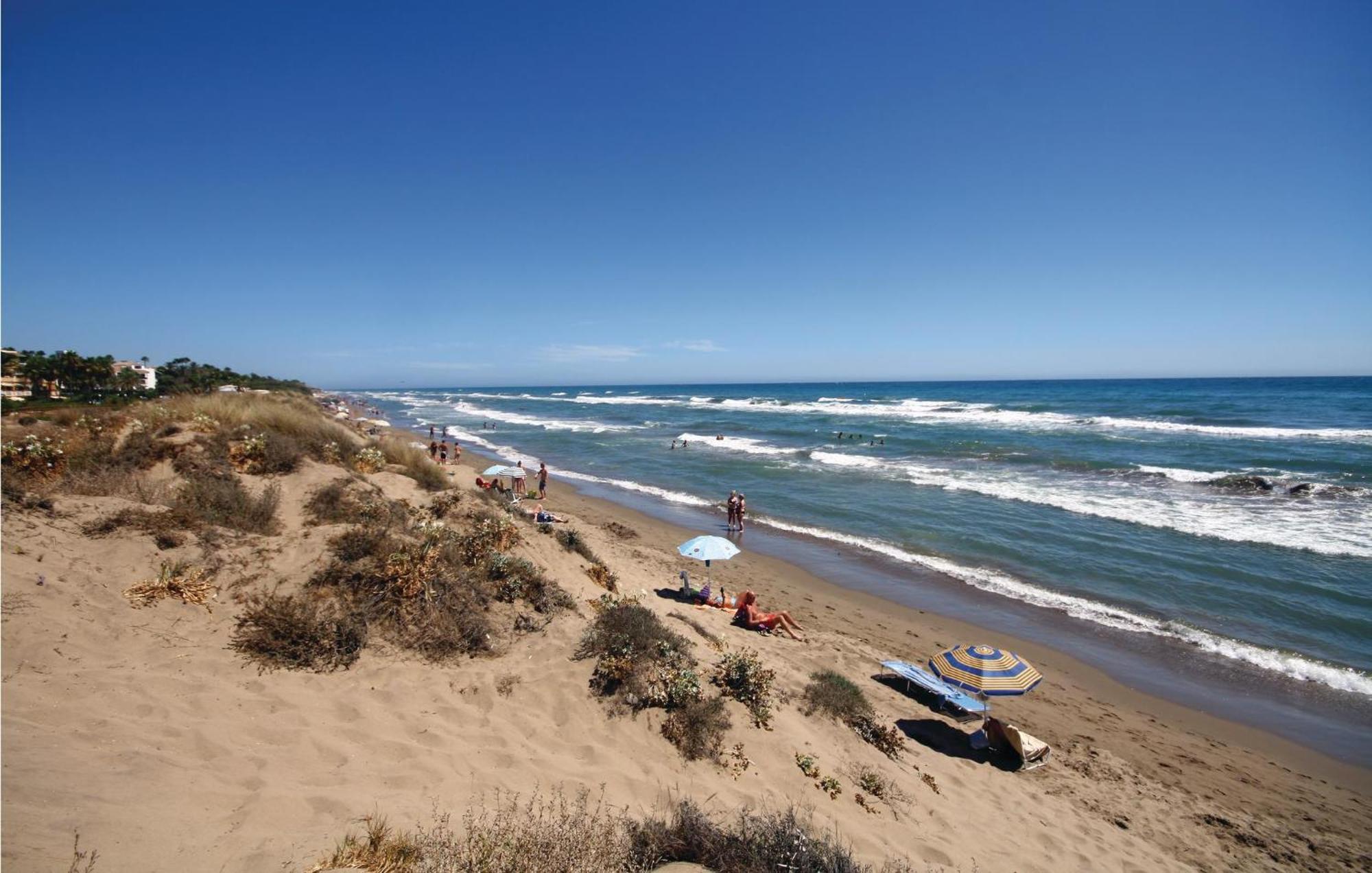 Amazing apartment in Marbella-Elviria with 2 Bedrooms, WiFi&Outdoor swimming pool Buitenkant foto